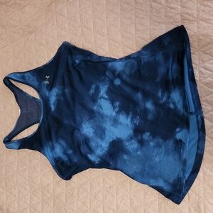 Medium blue under Armour tanktop
